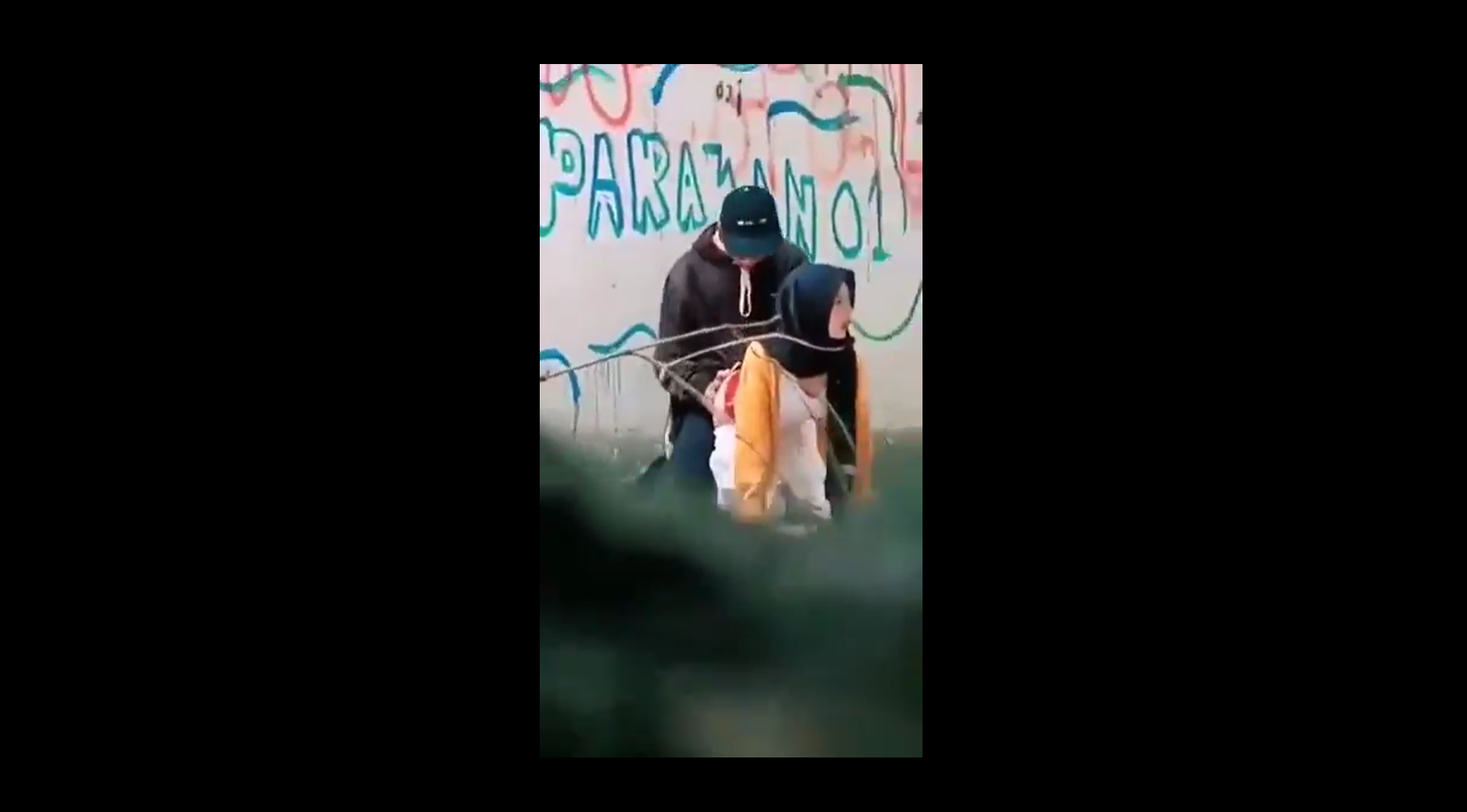 Generasi Penerus Bangsa Malah Iclik Di Kebun Belakang Rumah Sampai Keenakan