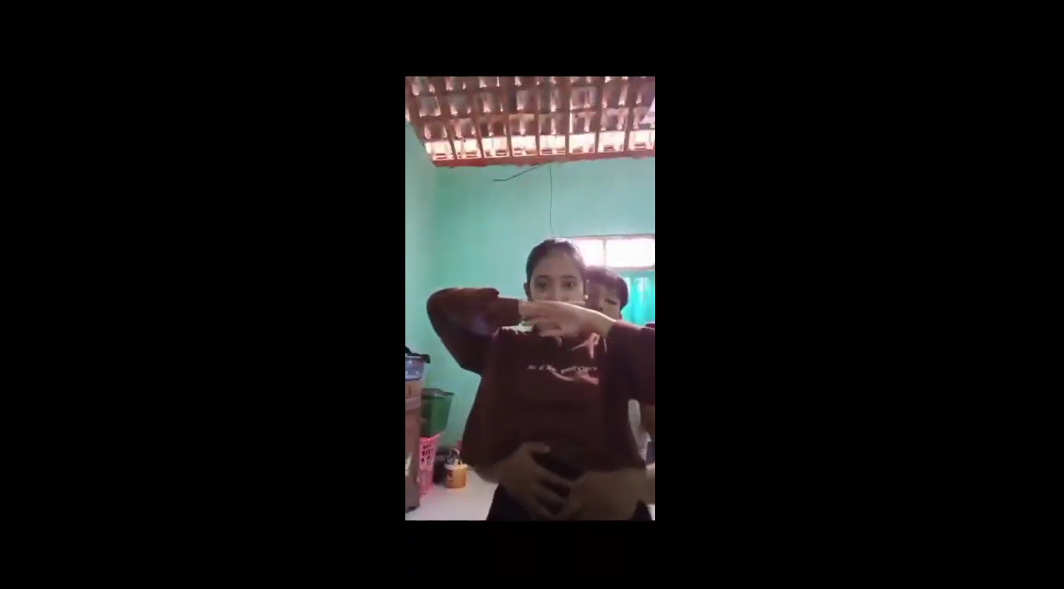 Sangat Mengejutkan Kelakuan Gadis Yang Masih SMP Jaman Sekarang Di Luar Nalar